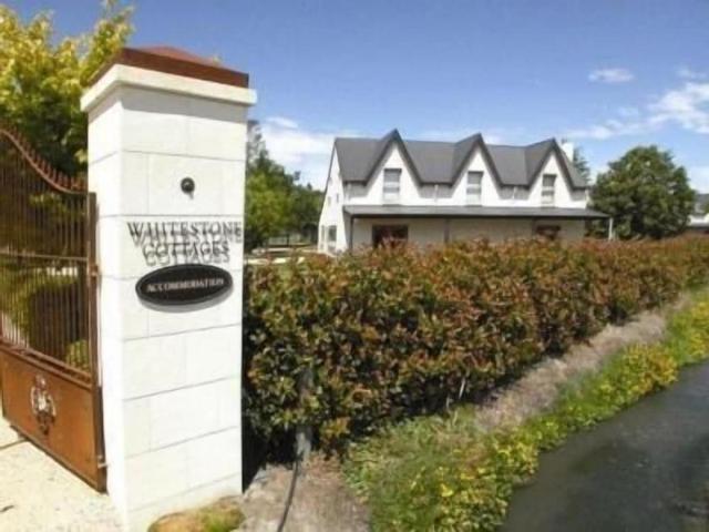 وايتستون كوتيدجيز