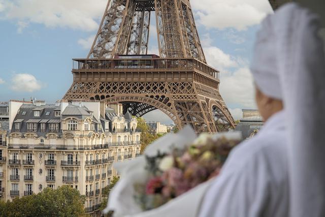 بولمان باريس تور إيفل