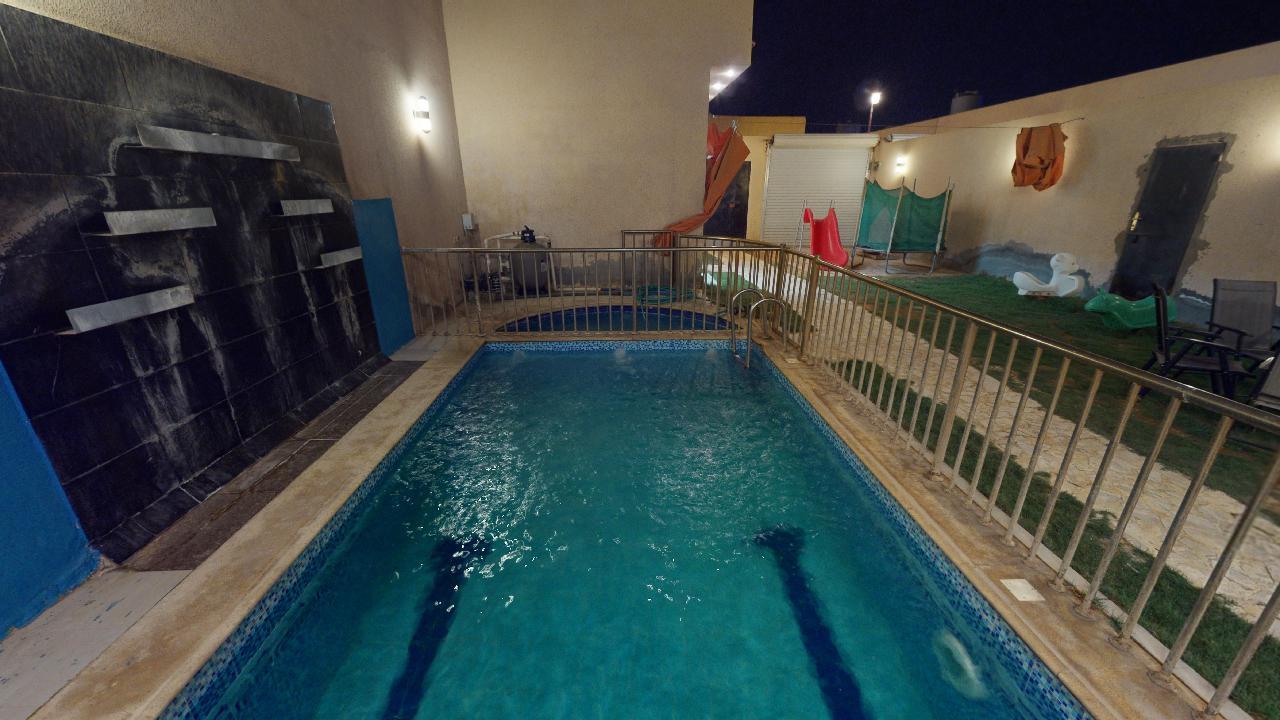 شاليه مشرق مع بروجكتور | 172